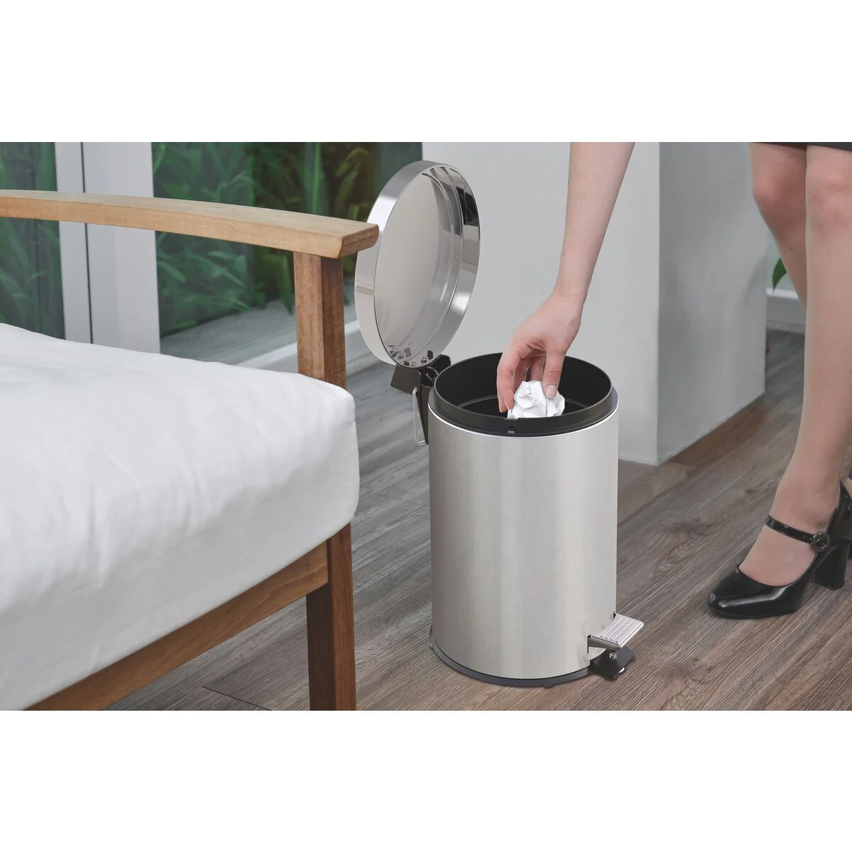 Lixeira com Pedal Tramontina Brasil Plus em Aço Inox com Acabamento Acetinado e Balde Interno 12 L