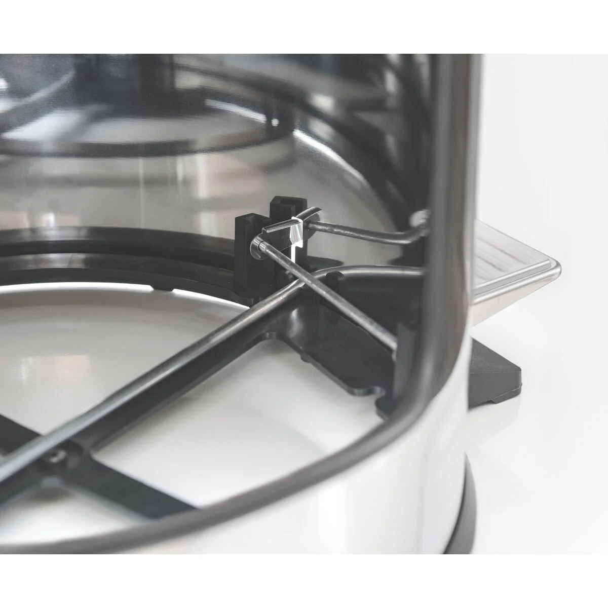 Lixeira com Pedal Tramontina Brasil em Aço Inox com Acabamento Polido e Balde Interno 12 L
