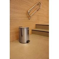 Lixeira com Pedal Tramontina Loop em Aço Inox com Acabamento Polido e Balde Interno 12 L