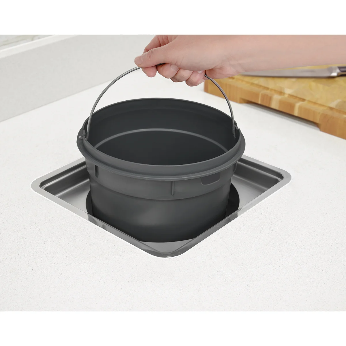 Lixeira de Embutir Tramontina Clean Square em Aço Inox com Balde Plástico 5 L
