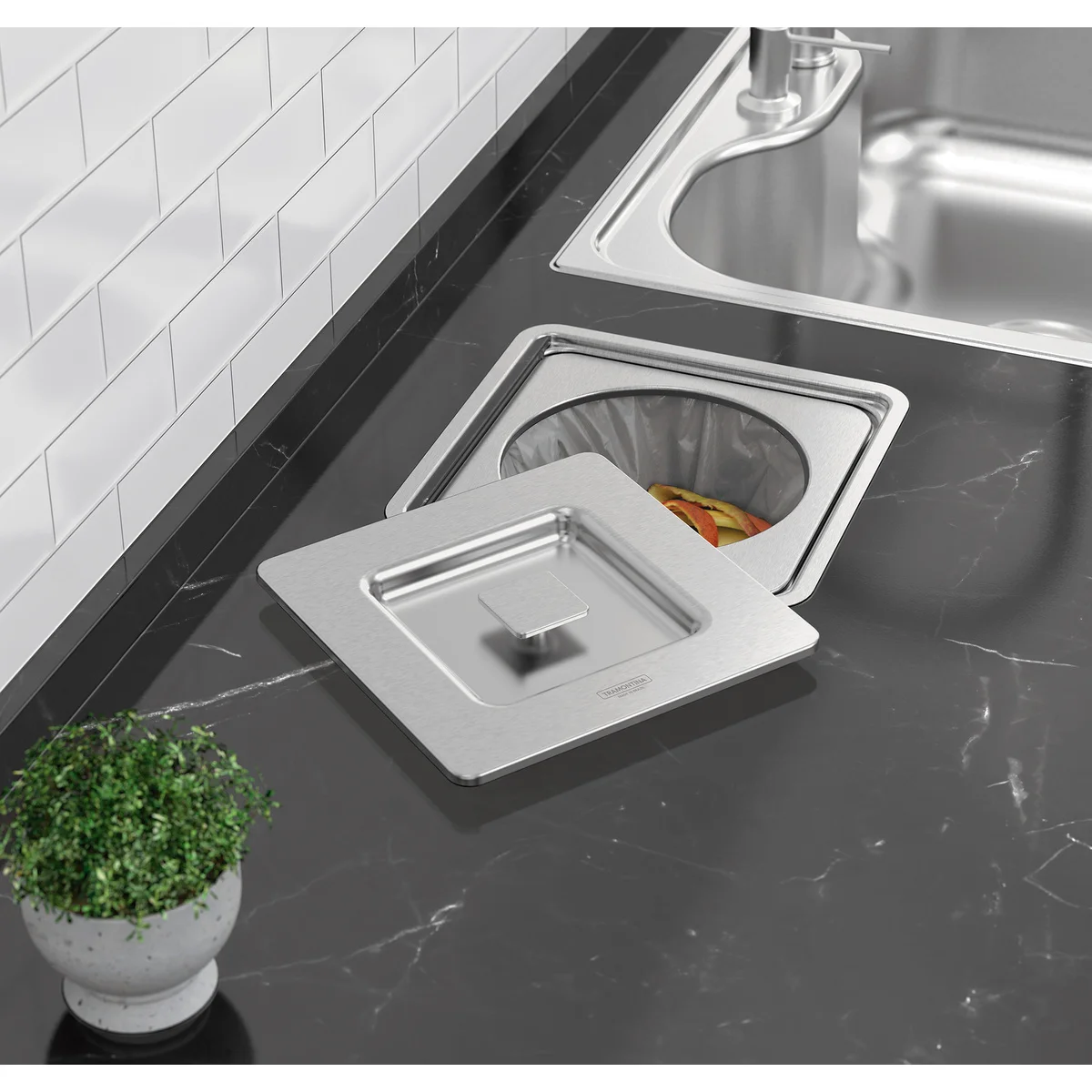 Lixeira de Embutir Tramontina Clean Square em Aço Inox com Balde Plástico 5 L
