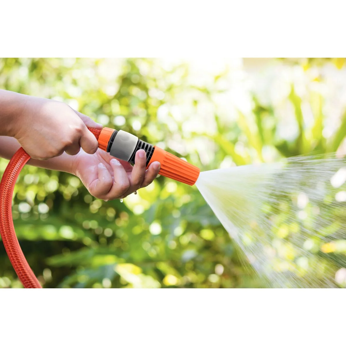 Mangueira Antitorção Multi ATS 1/2" Tramontina para Jardim em PVC 3 Camadas 25 m com Engates Rápidos e Esguicho