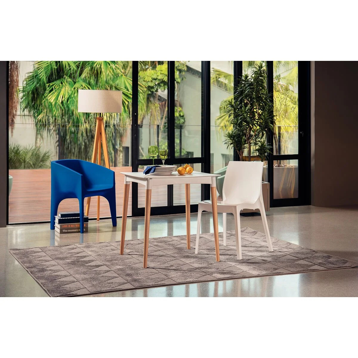 Mesa Tramontina Summa Diana em Polipropileno Branco com Pernas de Madeira