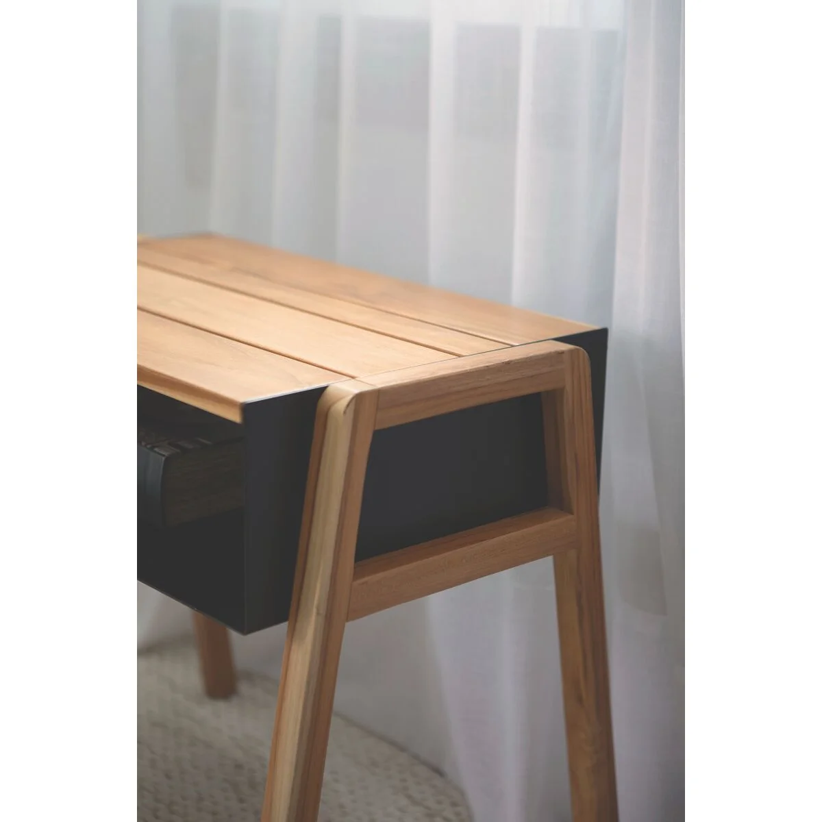 Mesa de Apoio Multiuso Tramontina Verona em Madeira Teca com Acabamento em Verniz Incolor