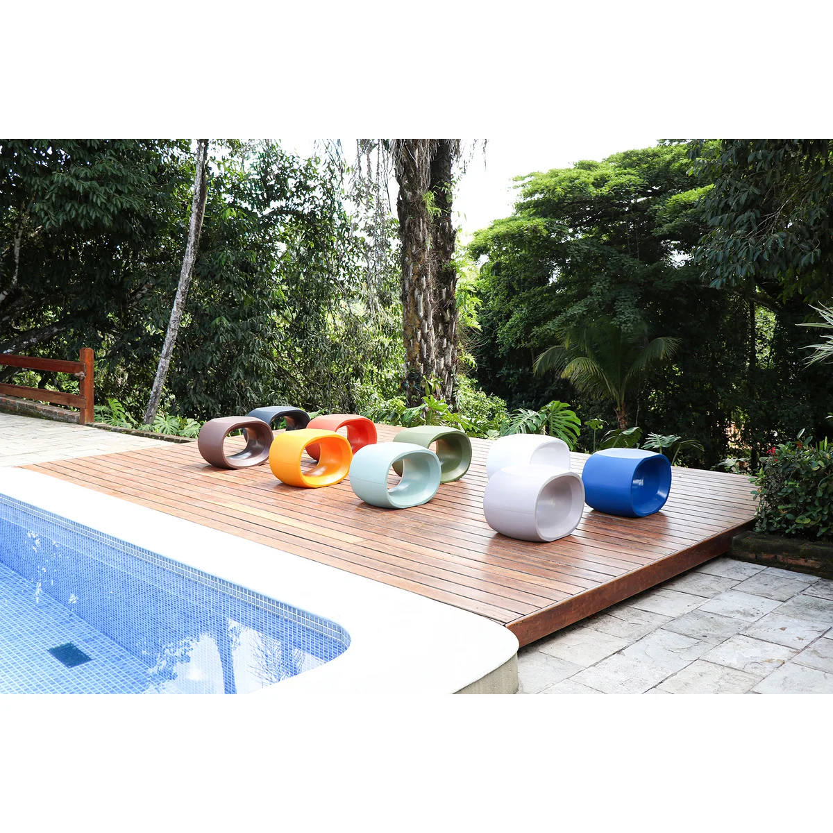 Mesa de Apoio Tramontina Octo em Polietileno Azul Mariner