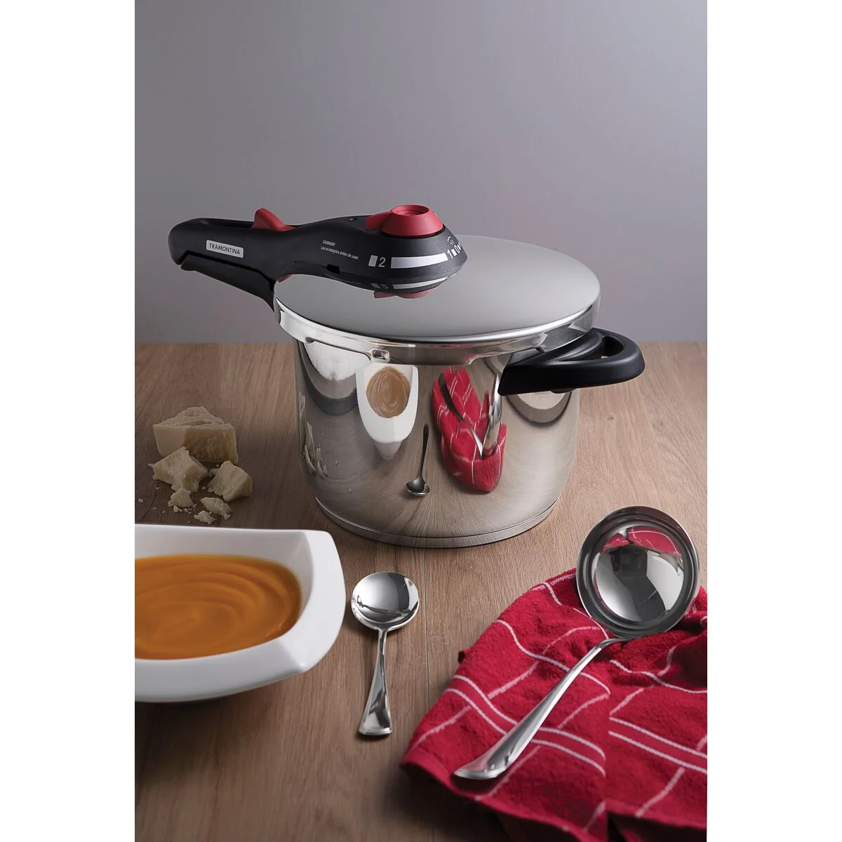 Panela de Pressão Tramontina Solar em Aço Inox Fundo Triplo com 5 Dispositivos de Segurança 22 cm 6 L
