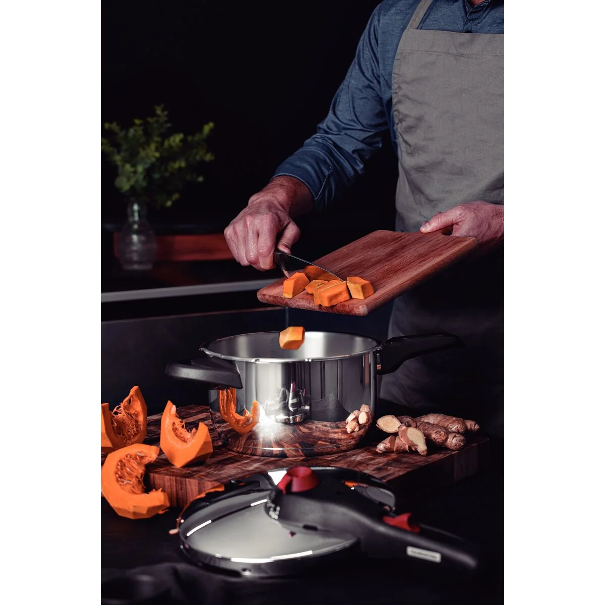 Panela de Pressão Tramontina Solar em Aço Inox Fundo Triplo com 5 Dispositivos de Segurança 22 cm 3 L
