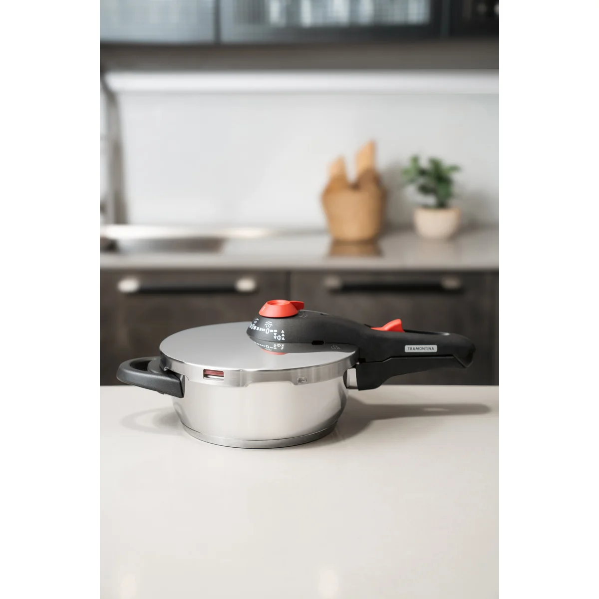 Panela de Pressão Tramontina Solar em Aço Inox Fundo Triplo com 5 Dispositivos de Segurança 22 cm 3 L