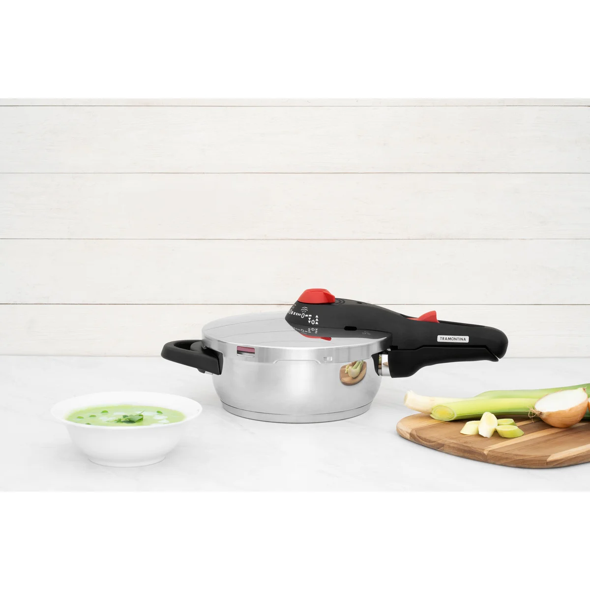 Panela de Pressão Tramontina Solar em Aço Inox Fundo Triplo com 5 Dispositivos de Segurança 22 cm 3 L