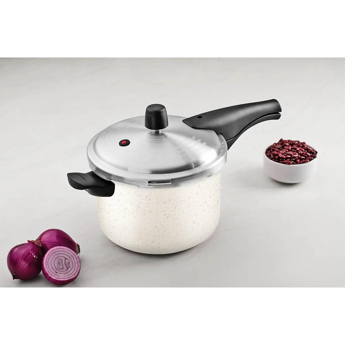 Panela de Pressão Tramontina Vancouver em Alumínio com Revestimento Interno e Externo em Antiaderente Starflon Max Bege 20 cm 4,5 L