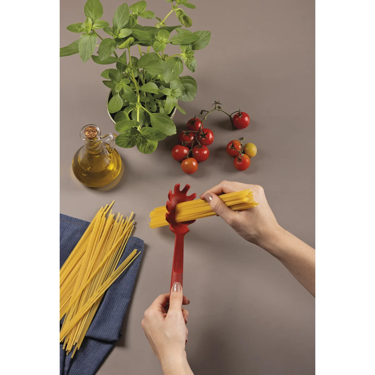 Pegador para Massa Tramontina Softta de Silicone Vermelho