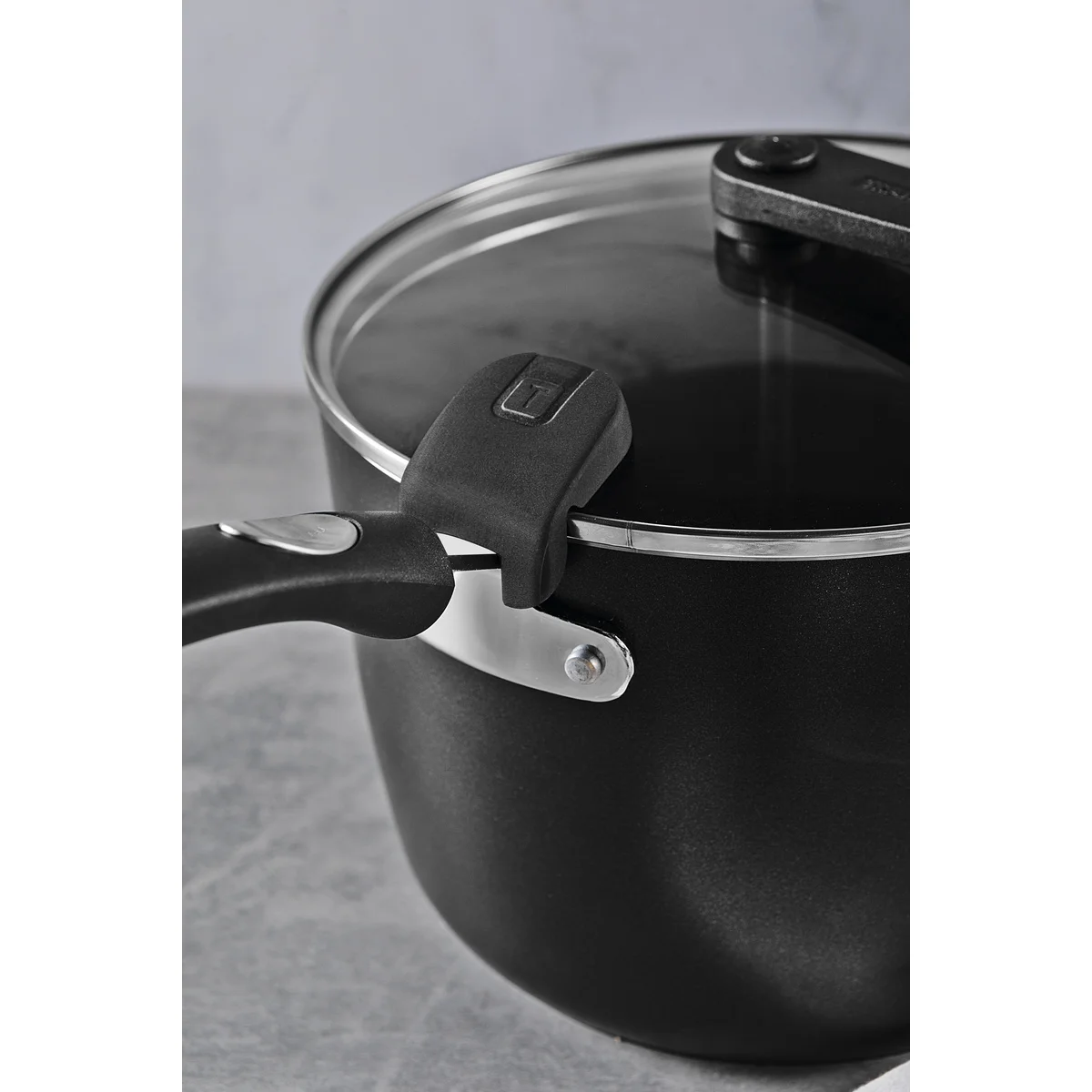 Pipoqueira Tramontina Mônaco Induction em Alumínio com Revestimento Interno e Externo Antiaderente Starflon Premium Preto 22 cm 5,4 L