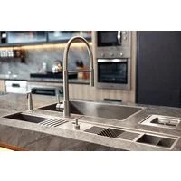 Porta-Esponja Tramontina com Tampa e Dosador de Sabão Líquido em Aço Inox para uso em canal organizador