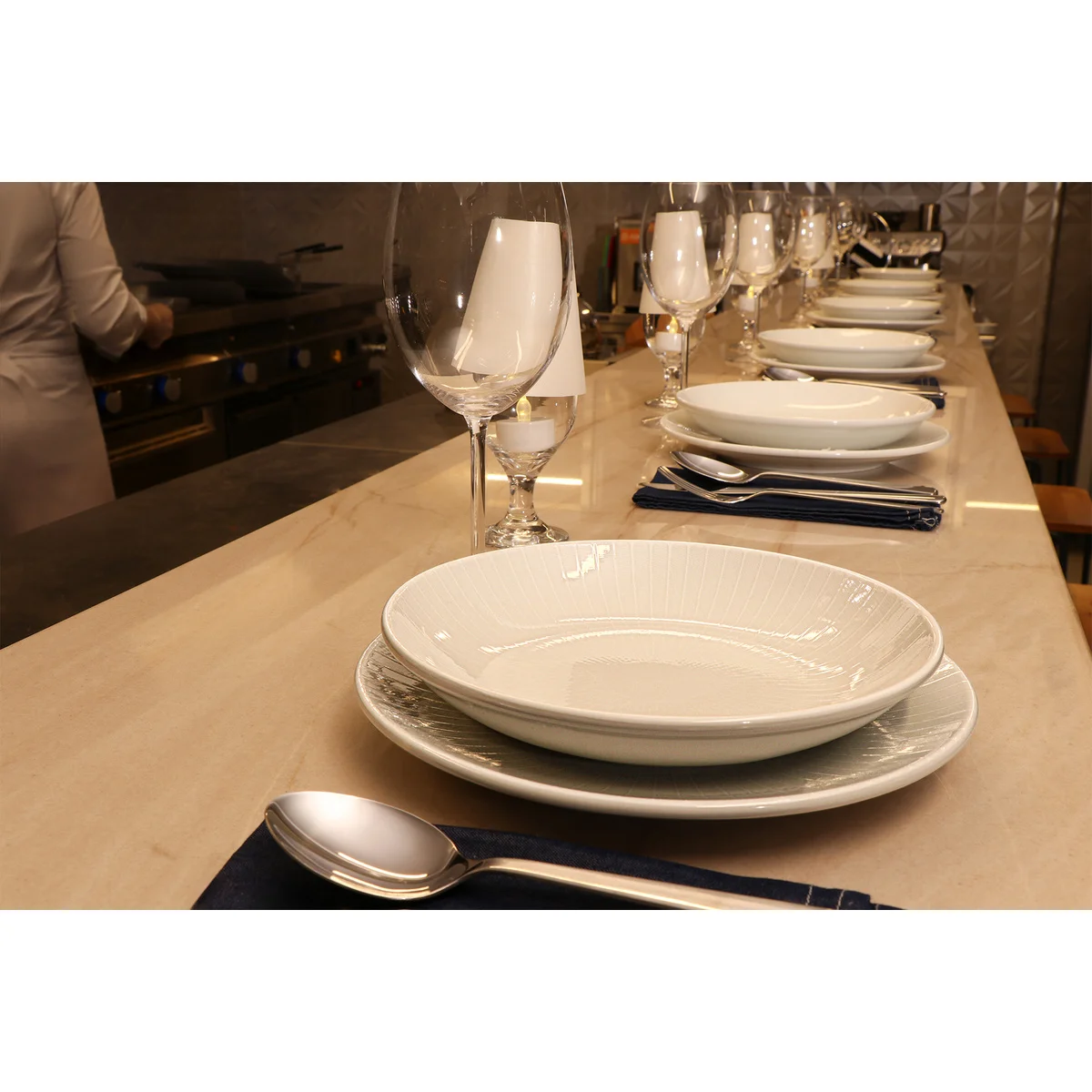 Prato Fundo Tramontina Lumiar em Porcelana 22 cm