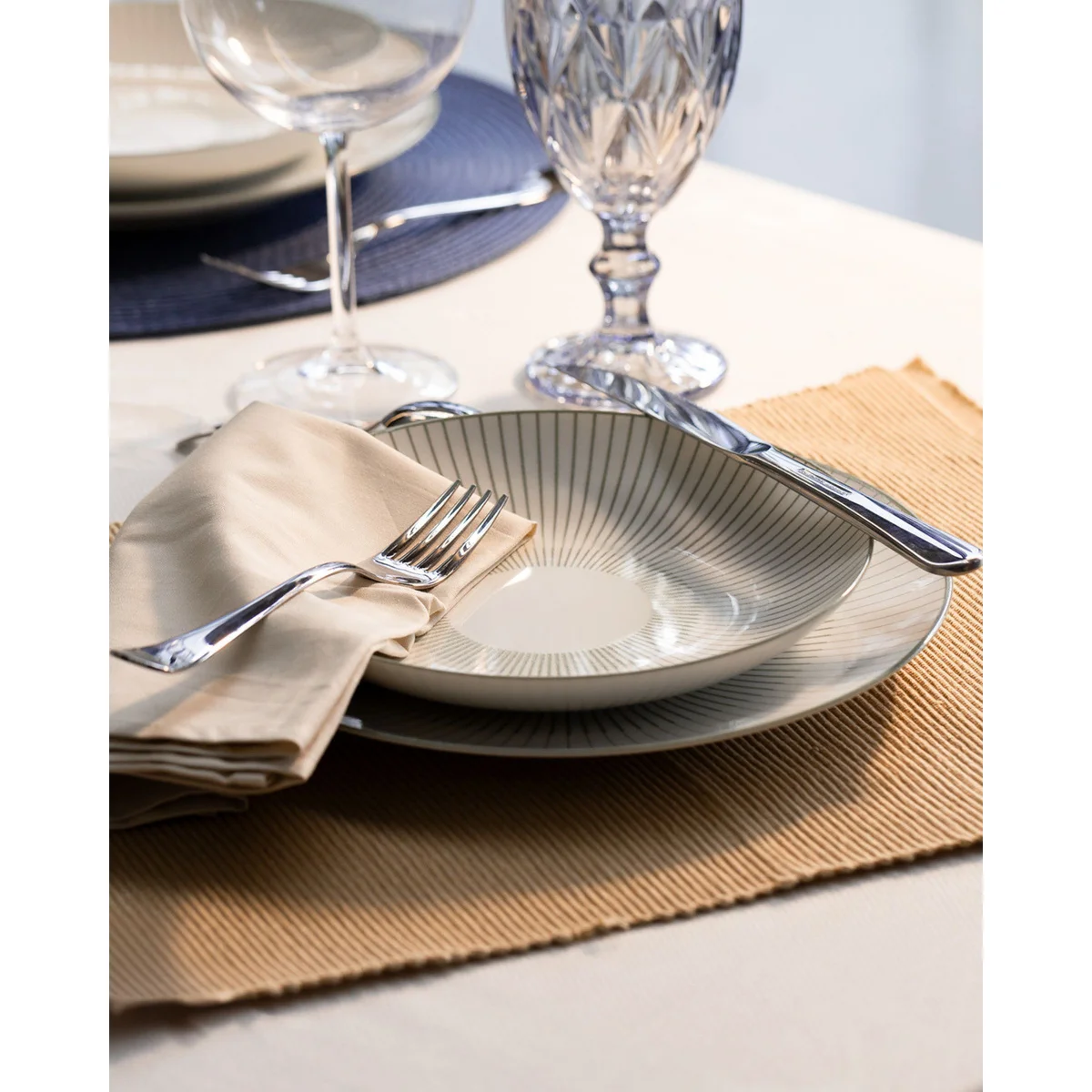 Prato Sobremesa Tramontina Lineare em Porcelana Decorada 19 cm