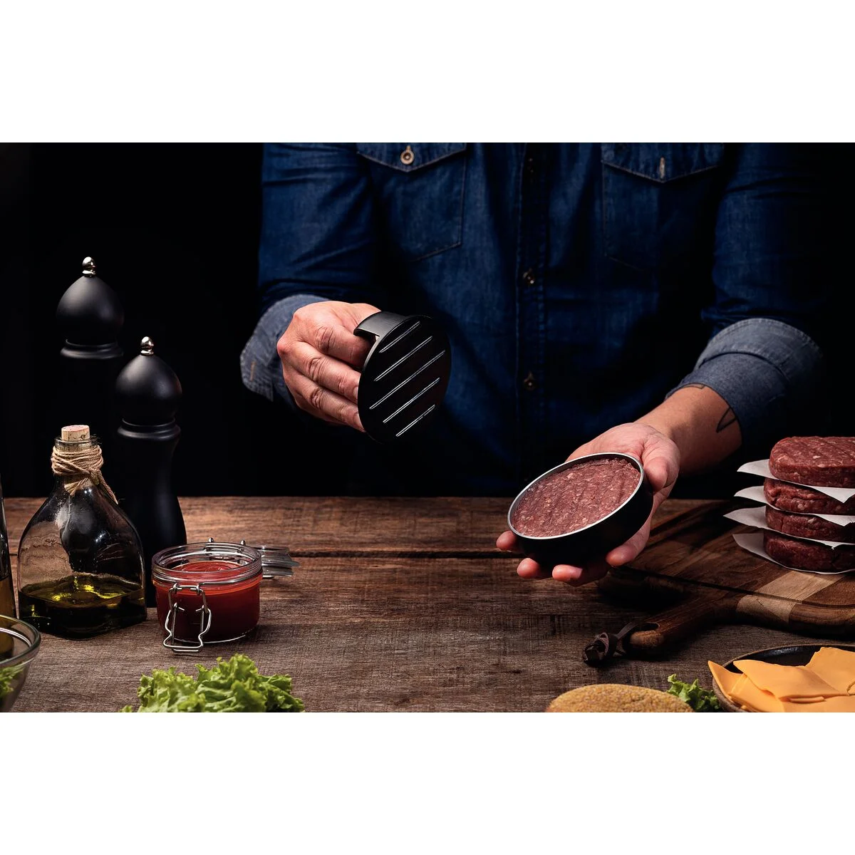 Prensador de Hamburguer Tramontina Black Burger em Polipropileno Preto com Base em Alumínio