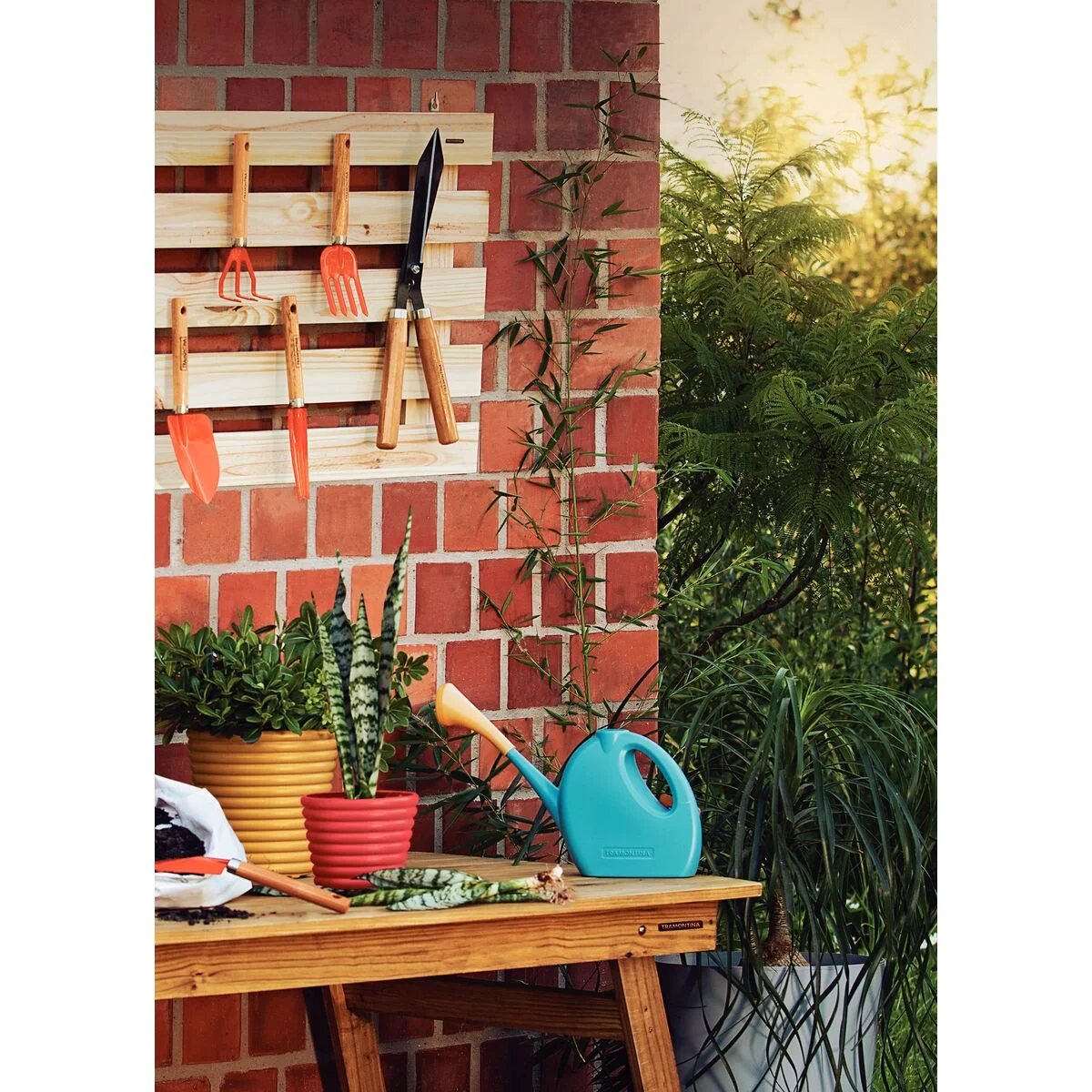 Regador para Jardim Tramontina em Plástico Azul 2 L