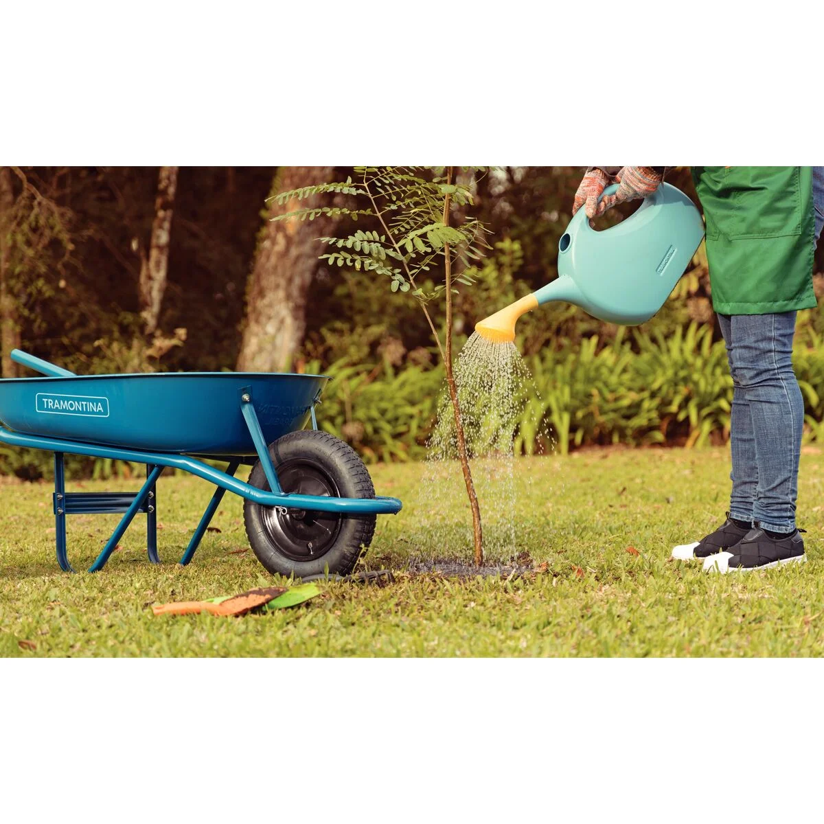 Regador para Jardim Tramontina em Plástico Azul 7 L