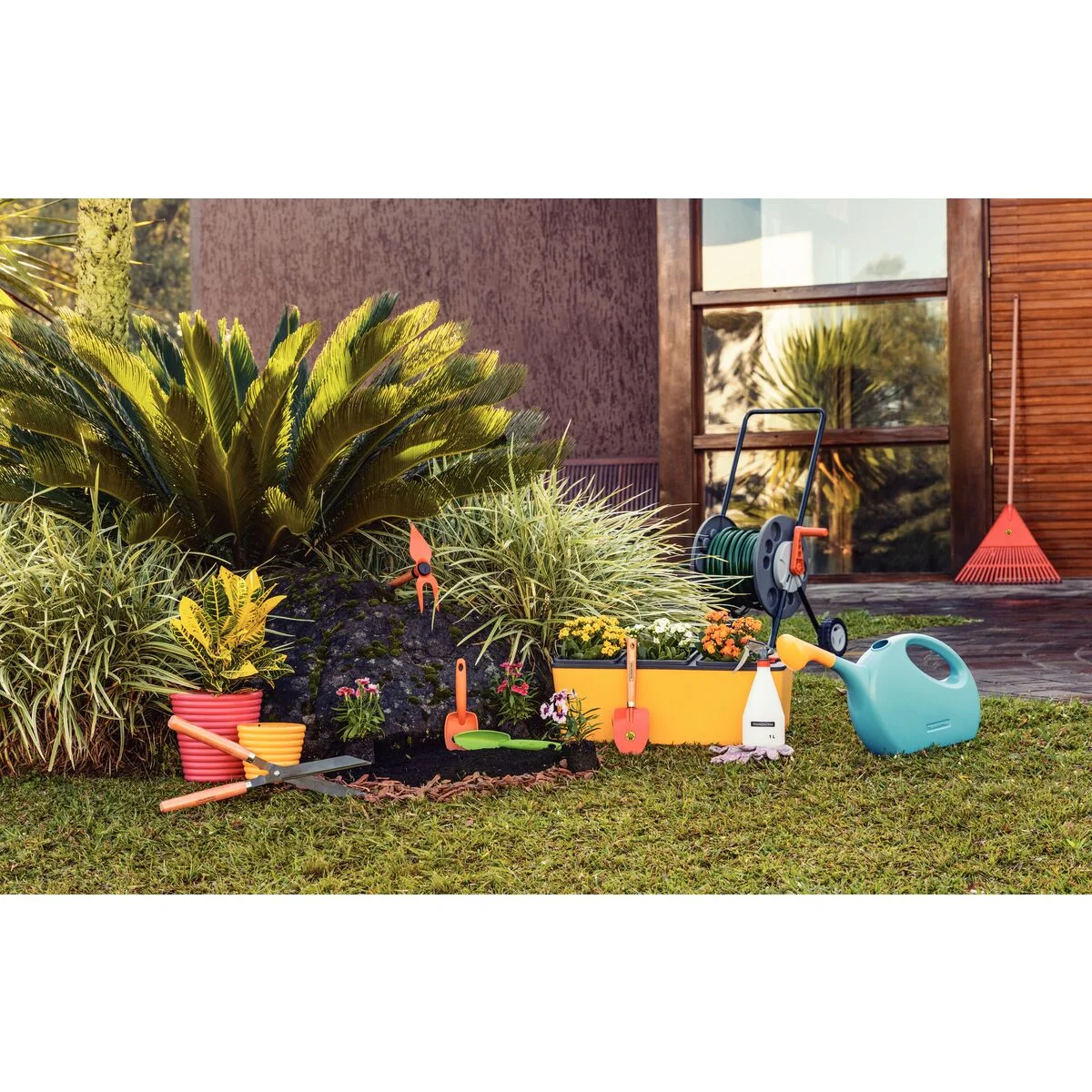Regador para Jardim Tramontina em Plástico Azul 7 L