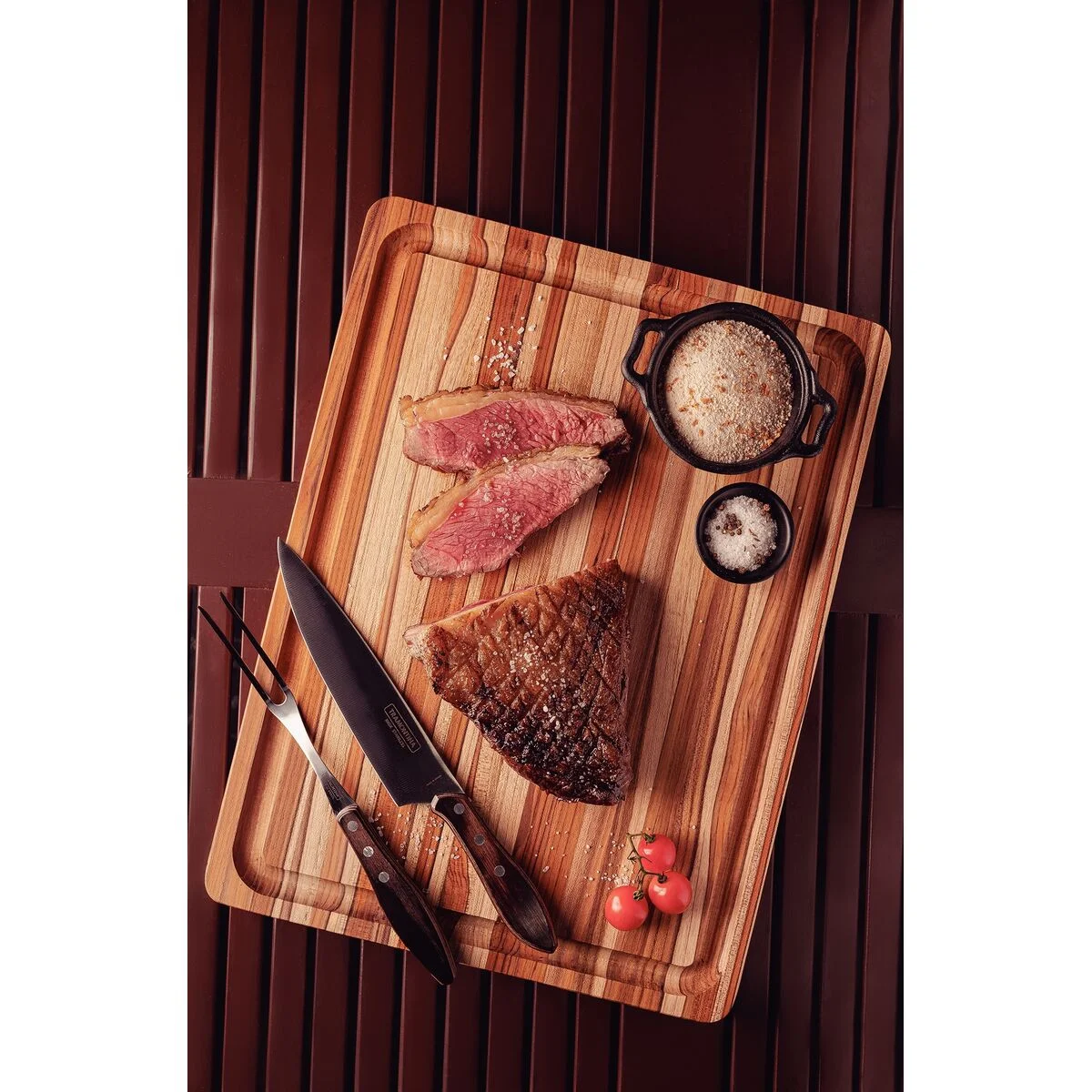 Tábua para Churrasco Tramontina Churrasco em Madeira Teca com Empunhadura e Sulco 40 x 30 cm