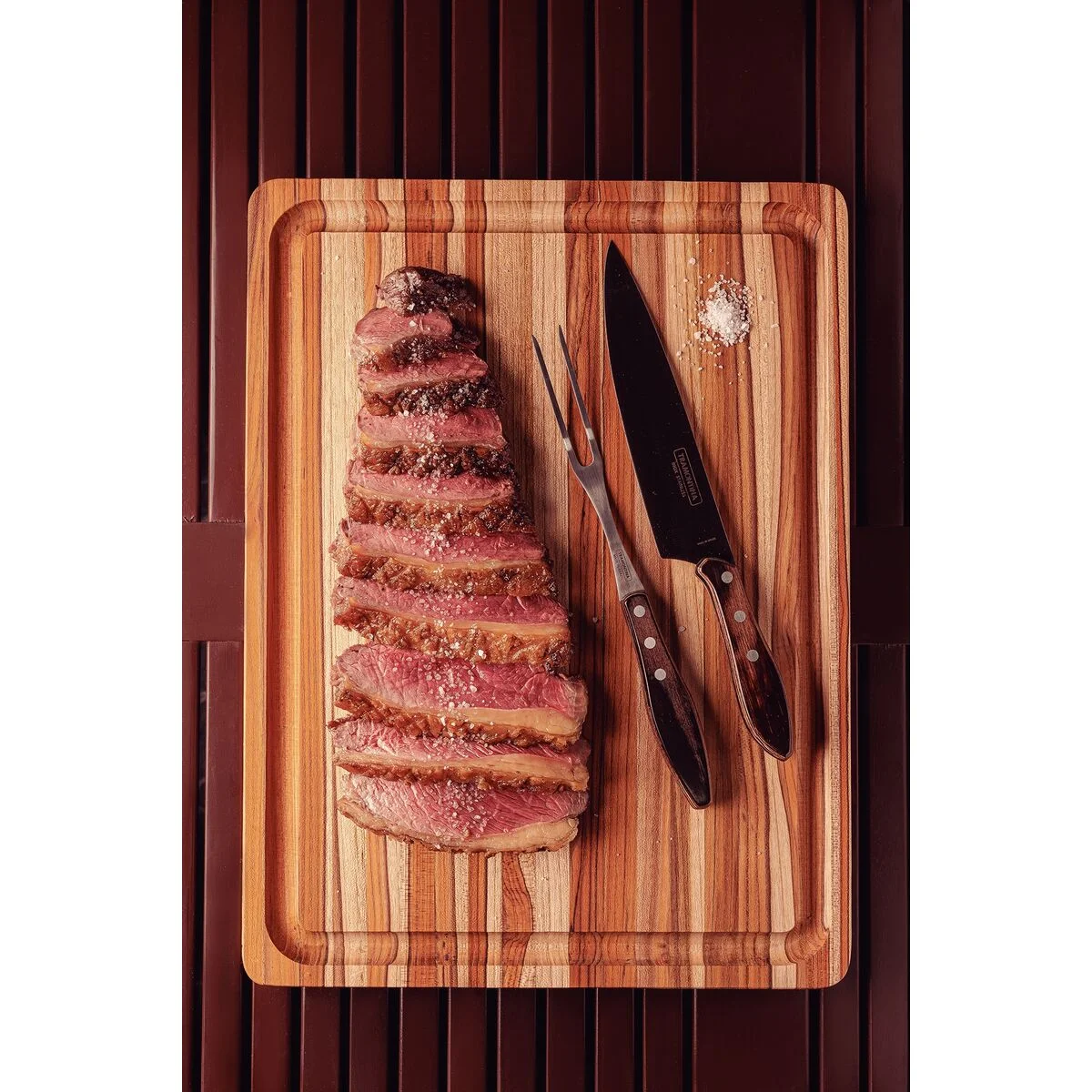 Tábua para Churrasco Tramontina Churrasco em Madeira Teca com Empunhadura e Sulco 40 x 30 cm