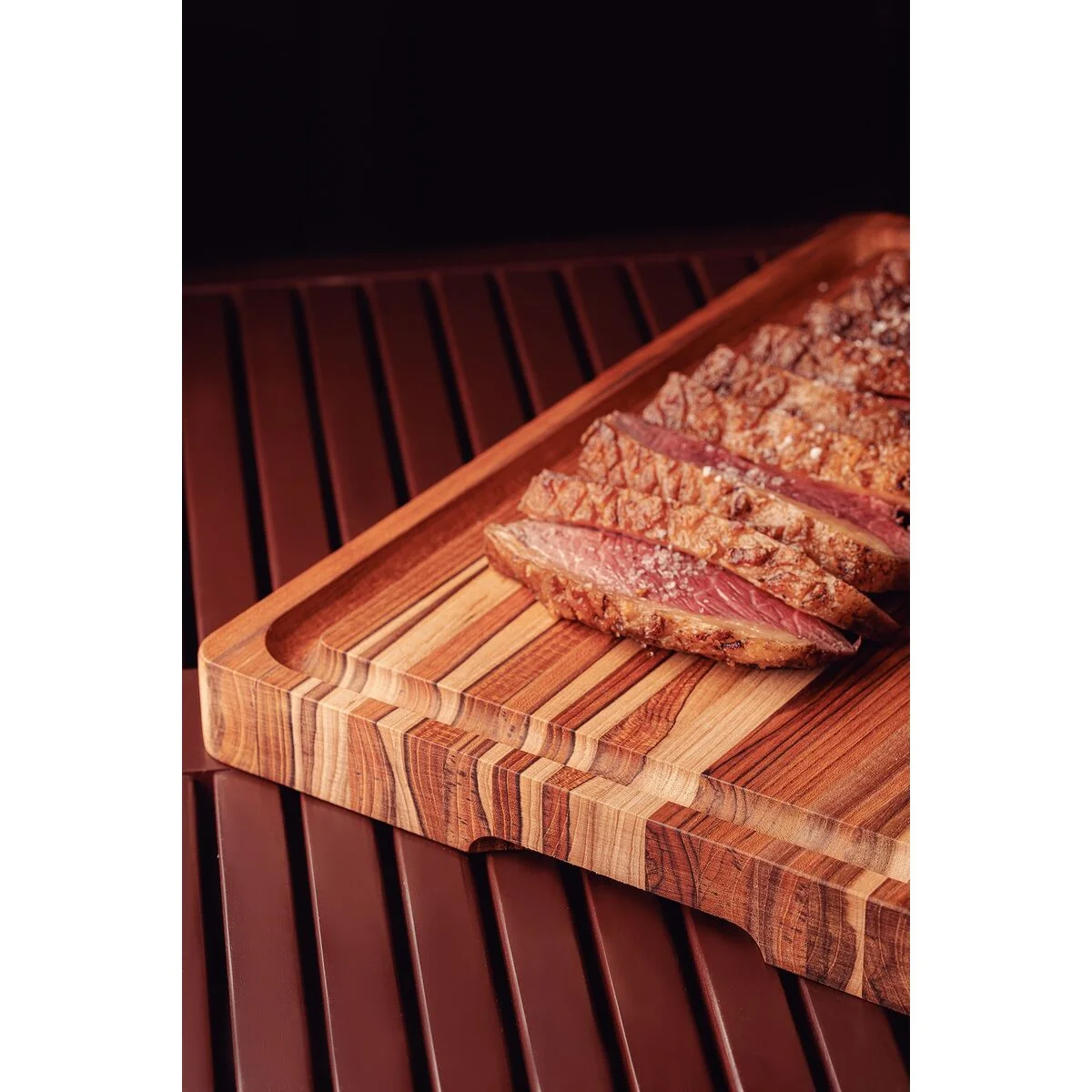 Tábua para Churrasco Tramontina Churrasco em Madeira Teca com Empunhadura e Sulco 40 x 30 cm