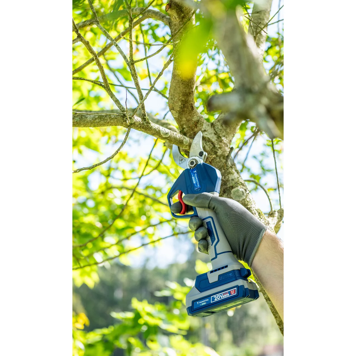 Tesoura de Poda 20V 30 mm Brushless Tramontina by Total - Sem Bateria e Carregador