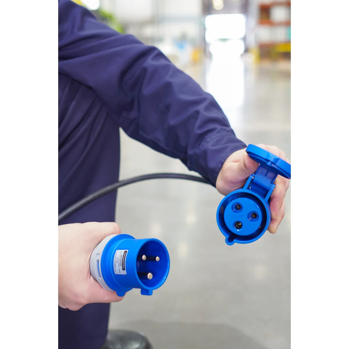 Tomada de Sobrepor Industrial 3P+T 32 A 220-250 Vca 9 H Tramontina