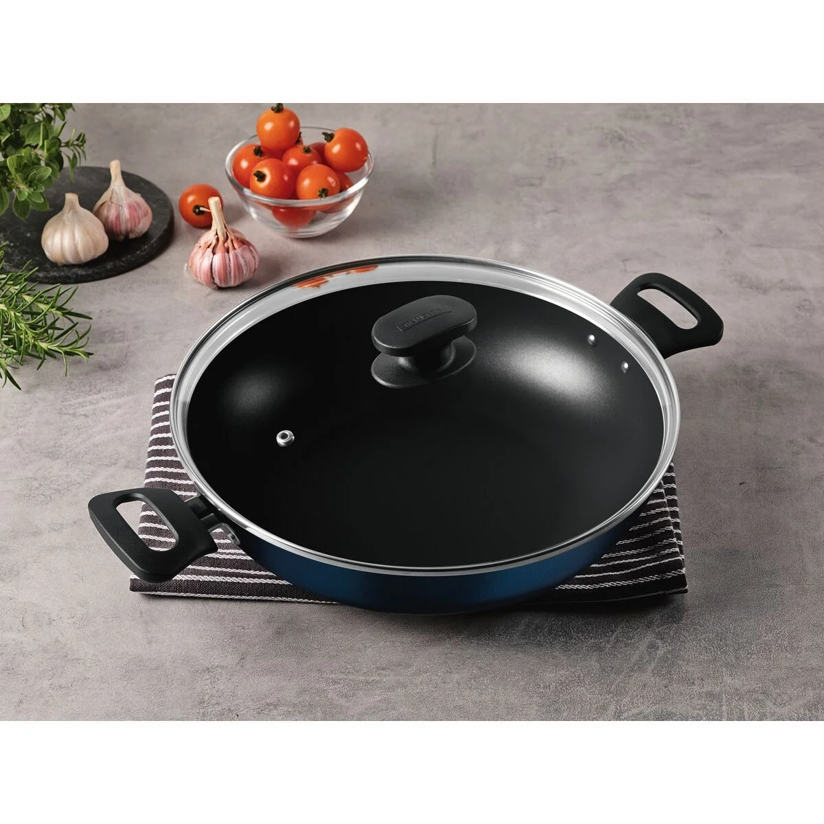 Wok Tramontina Ravena com Revestimento Interno Antiaderente Starflon Max com Tampa de Vidro 28 cm 3,3 L